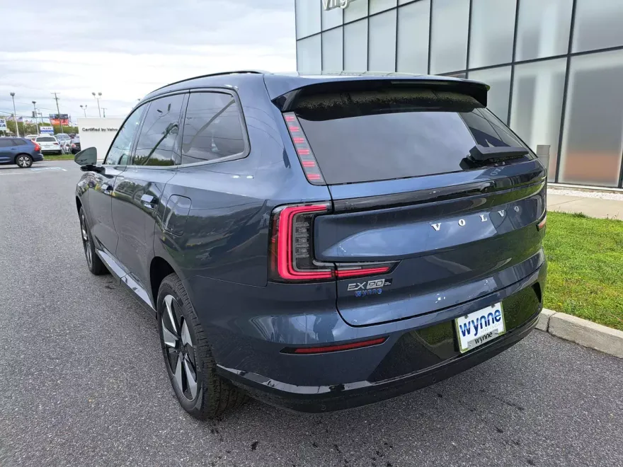 2025 Volvo EX90 Twin Motor Plus photo 1
