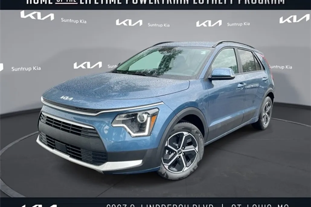 2025 Kia Niro EX photo 1