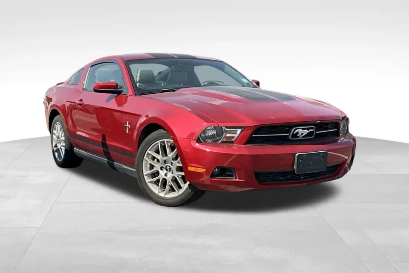 2012 Ford Mustang V6 Premium photo 1