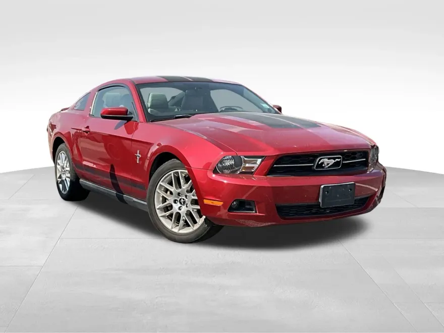 2012 Ford Mustang V6 Premium photo 1