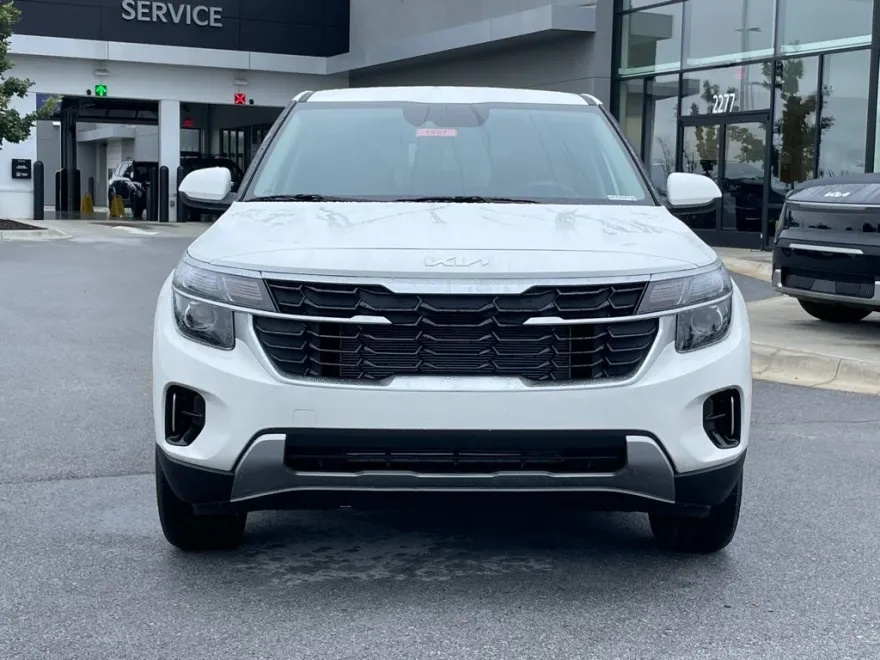 2026 Kia Seltos LX photo 1
