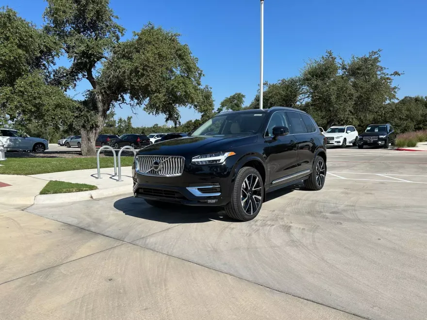 2025 Volvo XC90 Plus photo 1