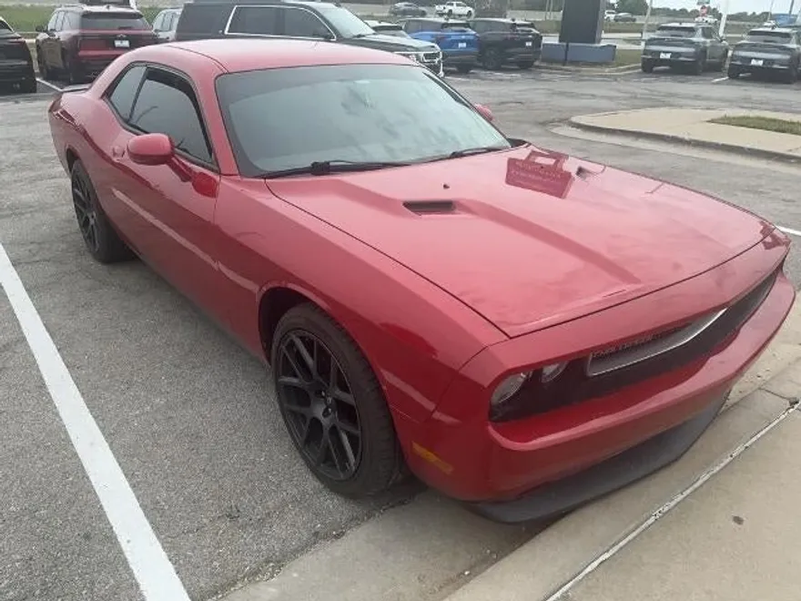 2013 Dodge Challenger R/T photo 1