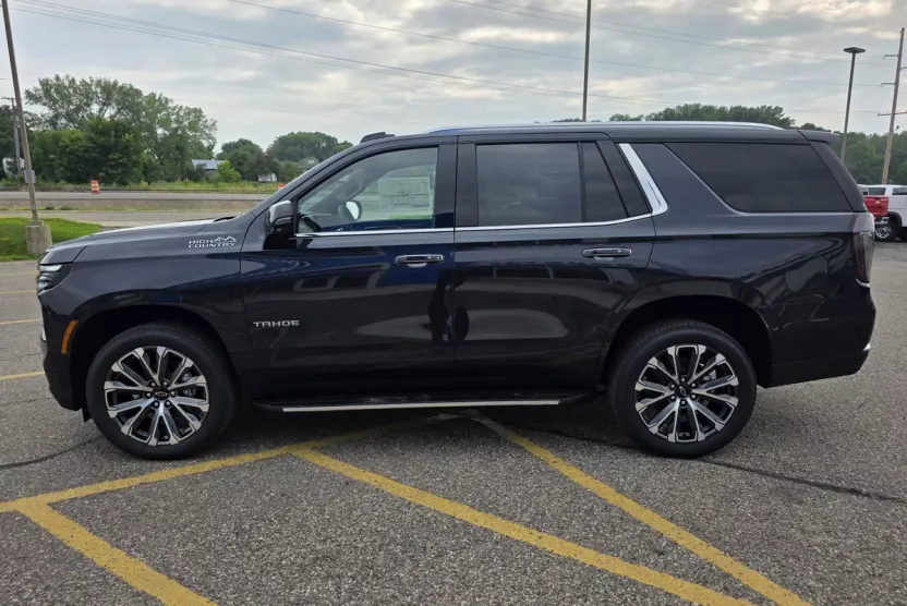 2025 Chevrolet Tahoe High Country photo 1