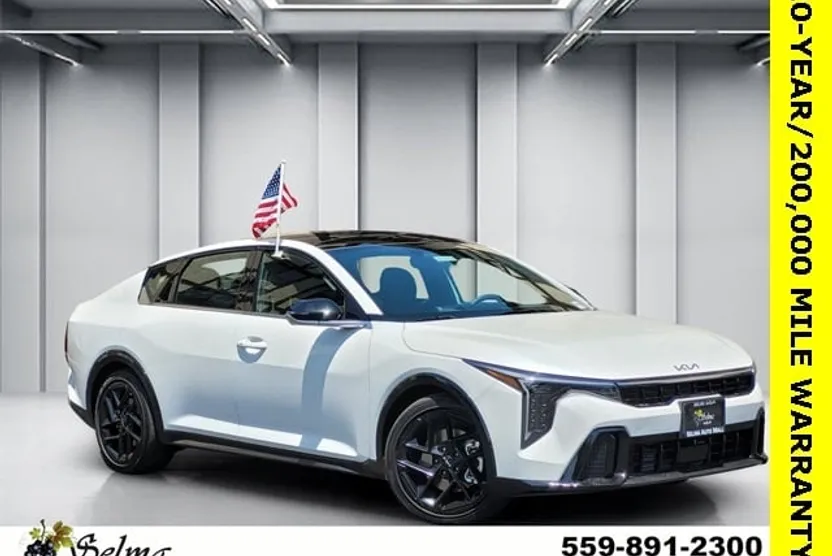 2025 Kia K4 GT-Line Turbo photo 1