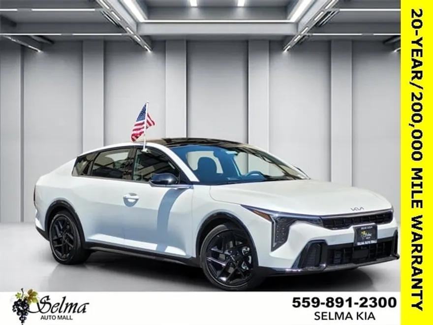 2025 Kia K4 GT-Line Turbo photo 1