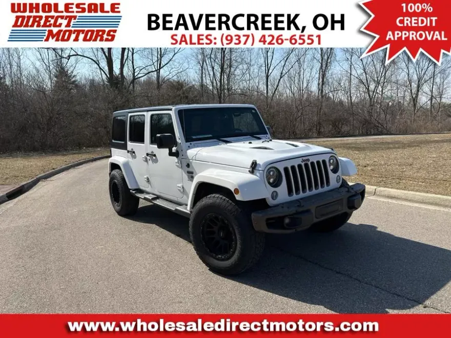 2016 Jeep Wrangler Unlimited Sahara photo 1