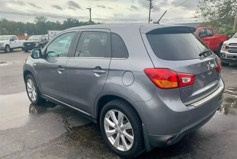 2013 Mitsubishi Outlander Sport SEL GT photo 1