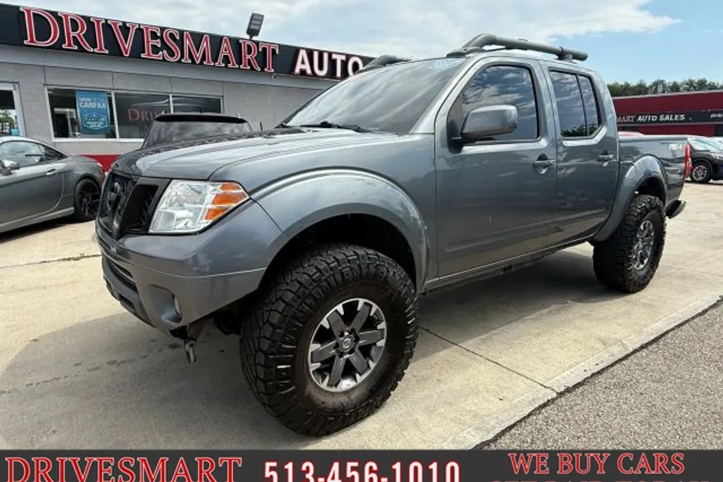 2017 Nissan Frontier Crew Cab PRO-4X photo 1