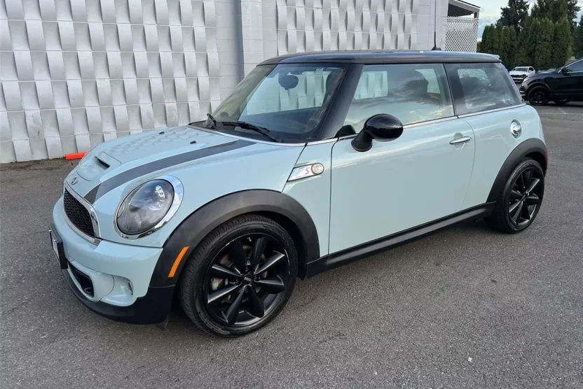 2013 Mini Cooper Hardtop S photo 1