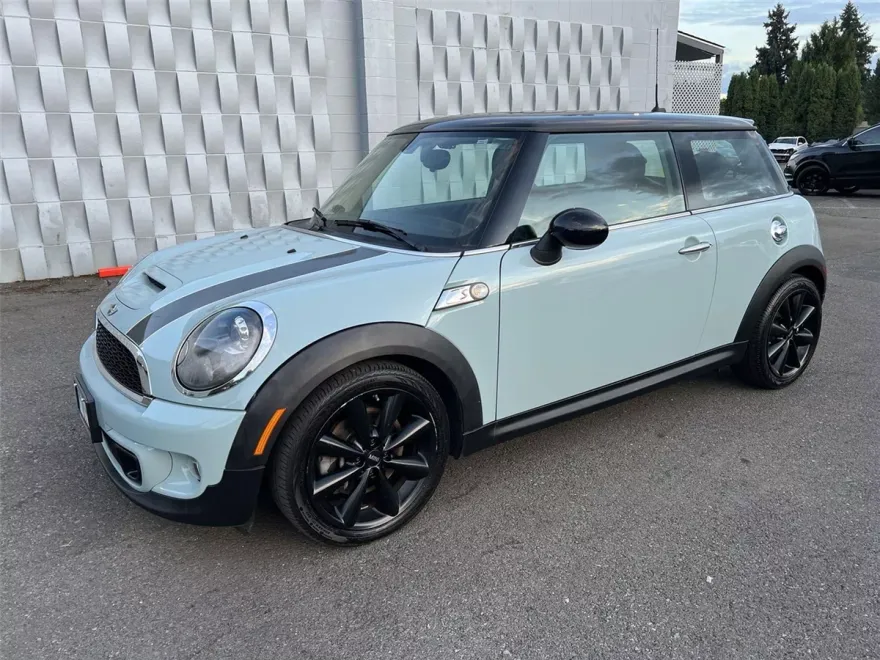 2013 Mini Cooper Hardtop S photo 1