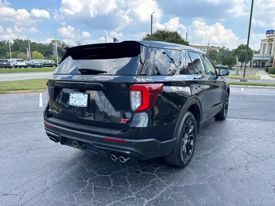 2021 Ford Explorer ST photo 1