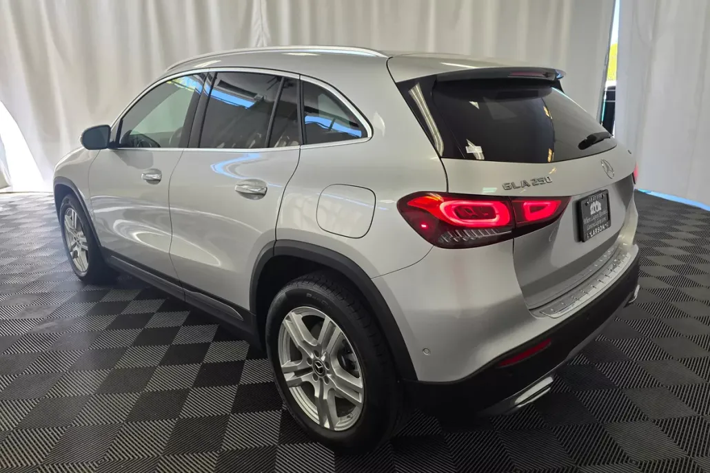 2022 Mercedes Benz GLA 250 4MATIC photo 1