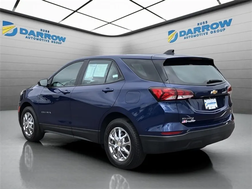 2022 Chevrolet Equinox LS photo 1
