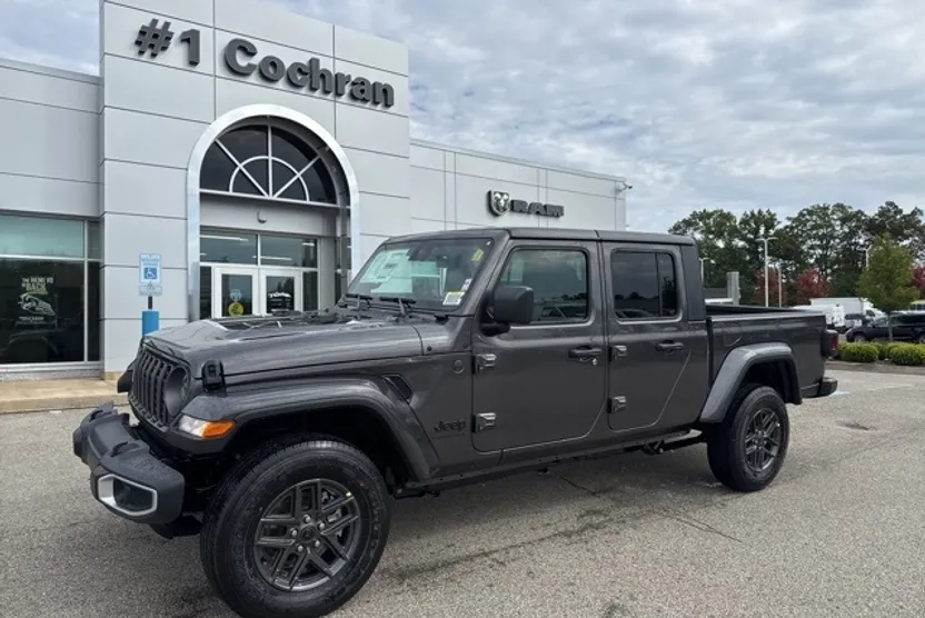 2025 Jeep Gladiator Sport S photo 1