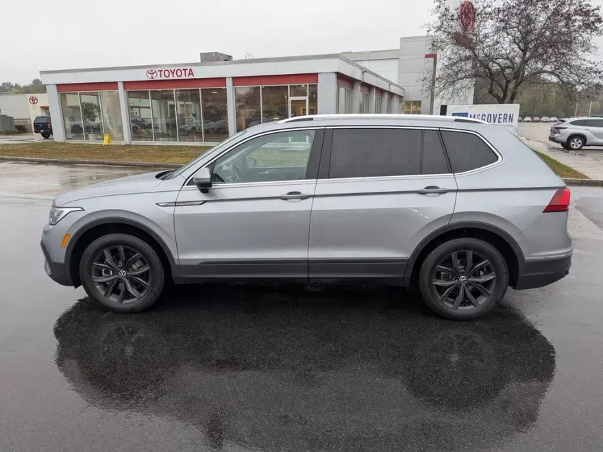 2024 Volkswagen Tiguan SE Wolfsburg Edition photo 1