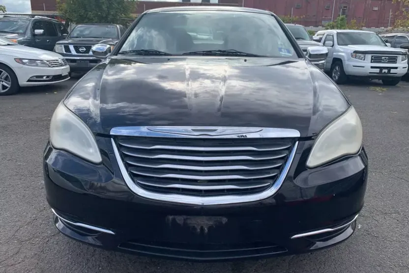 2012 Chrysler 200 Limited photo 1