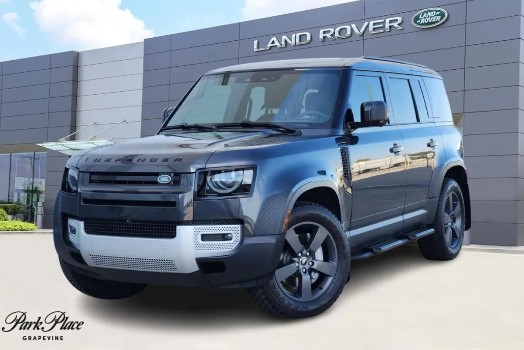 2025 Land Rover Defender 110 S photo 1