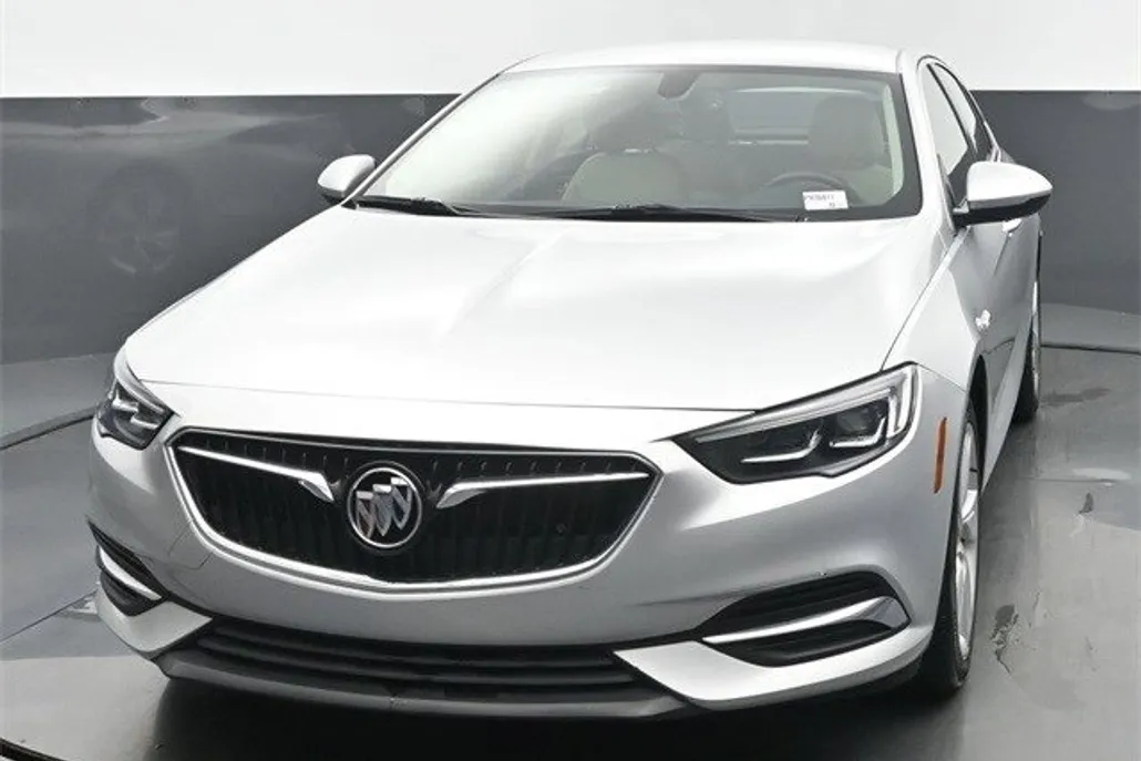 2018 Buick Regal Sportback Preferred photo 1