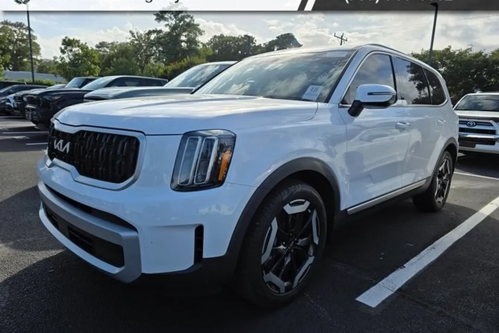 2024 Kia Telluride EX photo 1