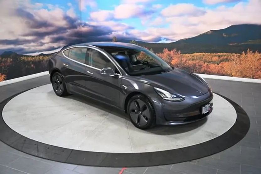 2018 Tesla Model 3 Long Range photo 1