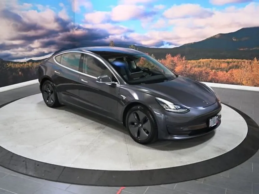 2018 Tesla Model 3 Long Range photo 1