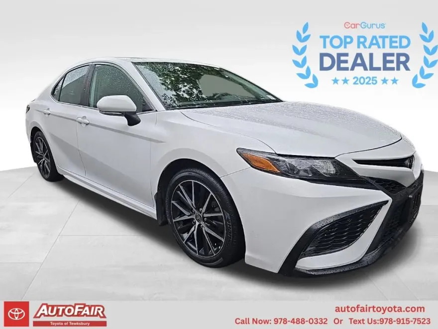 2023 Toyota Camry SE photo 1