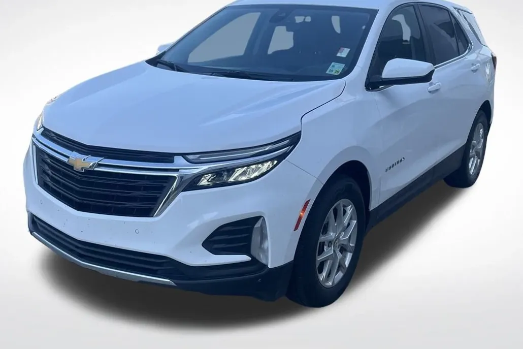 2022 Chevrolet Equinox LT photo 1