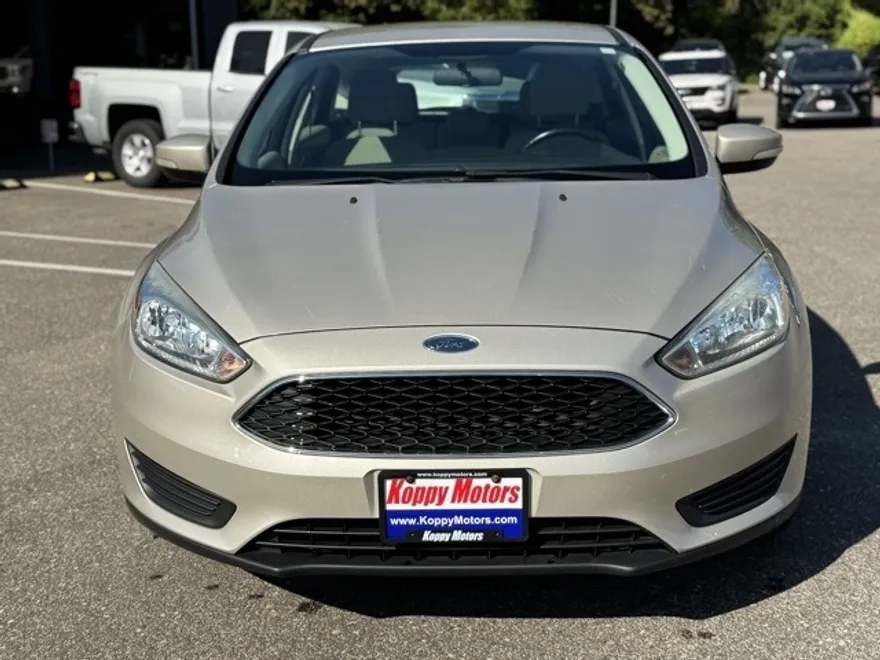 2017 Ford Focus SE photo 1
