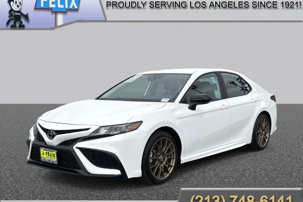2024 Toyota Camry SE photo 1