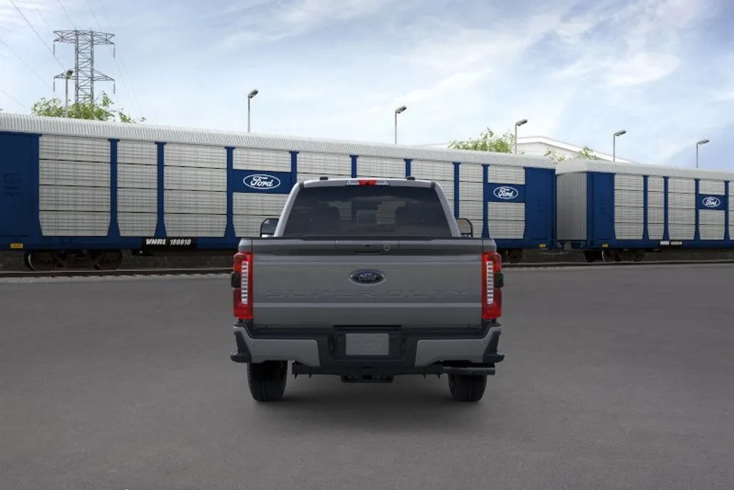 2026 Ford F-250 Lariat photo 1