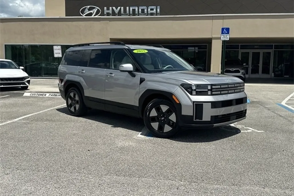 2025 Hyundai Santa Fe photo 1