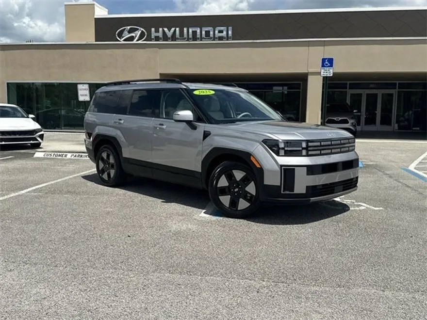 2025 Hyundai Santa Fe photo 1