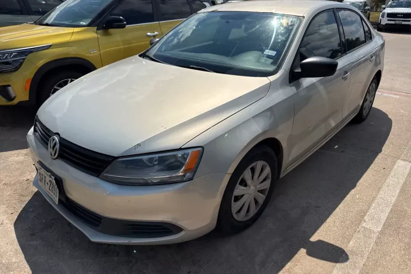 2011 Volkswagen Jetta 2.0 Base photo 1