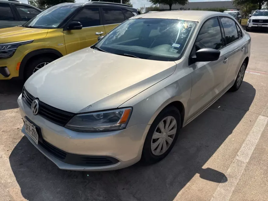 2011 Volkswagen Jetta 2.0 Base photo 1