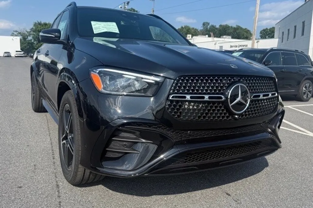 2026 Mercedes Benz GLE 450 4MATIC photo 1