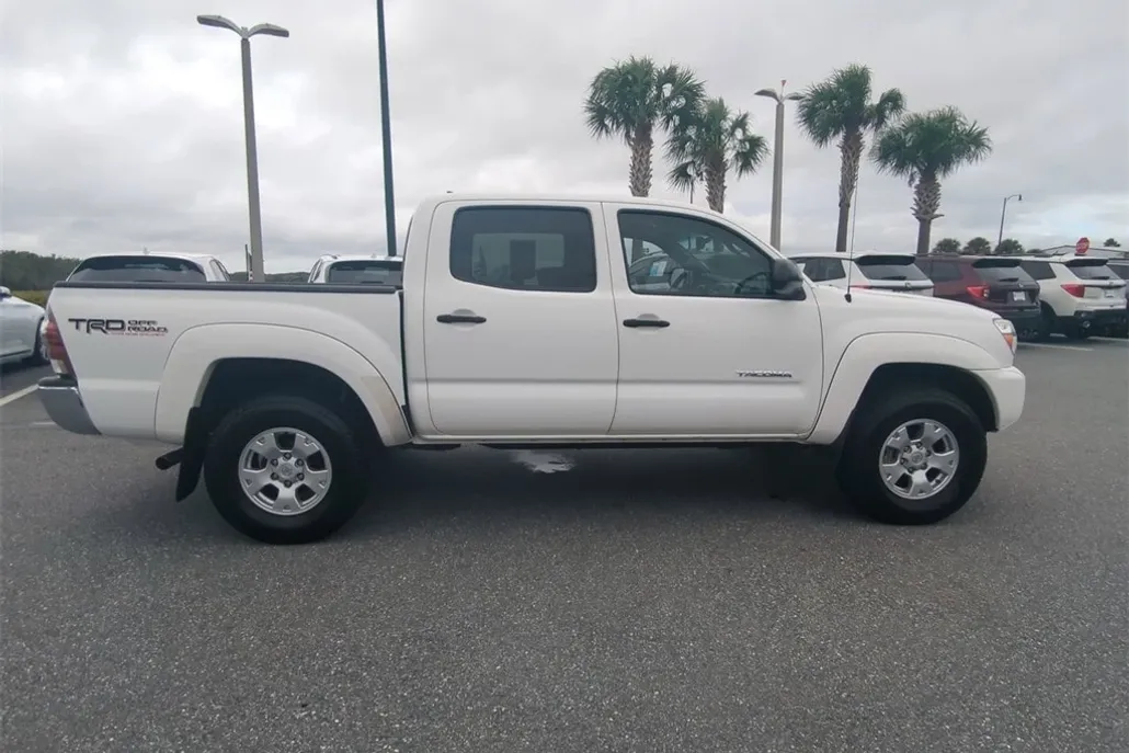 2012 Toyota Tacoma PreRunner V6 Double Cab photo 1