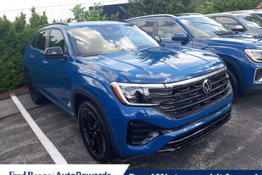 2025 Volkswagen Atlas Cross Sport SEL R-Line photo 1