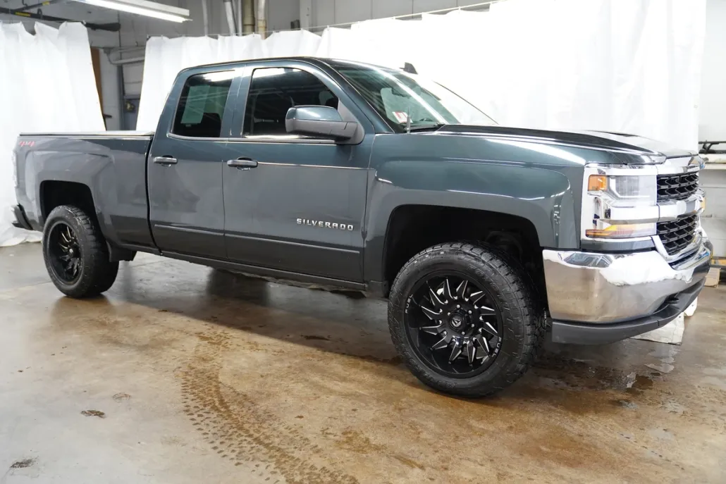 2018 Chevrolet Silverado 1500 LT photo 1