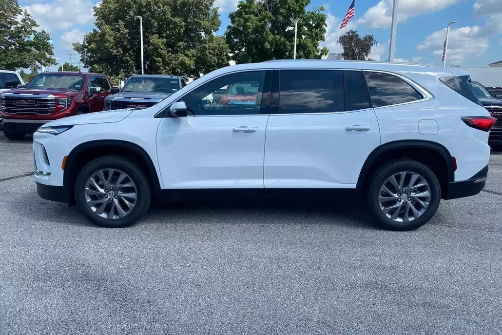 2026 Buick Enclave Preferred photo 1