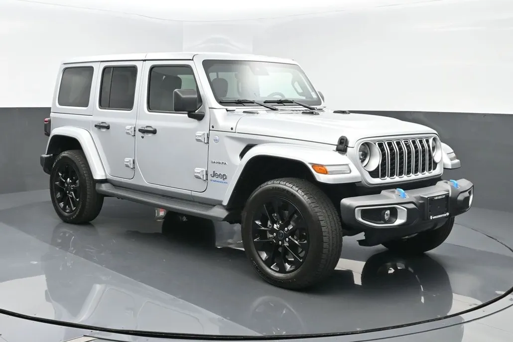 2024 Jeep Wrangler 4xe Sahara photo 1