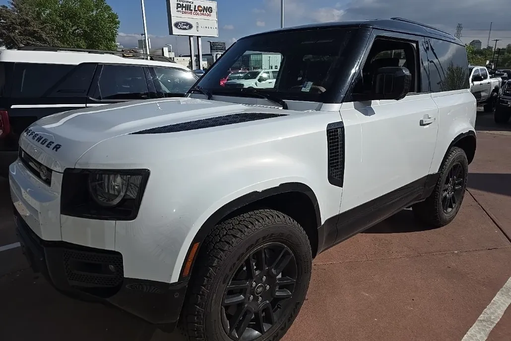 2023 Land Rover Defender 90 X-Dynamic SE photo 1