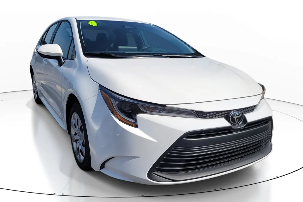 2024 Toyota Corolla LE photo 1