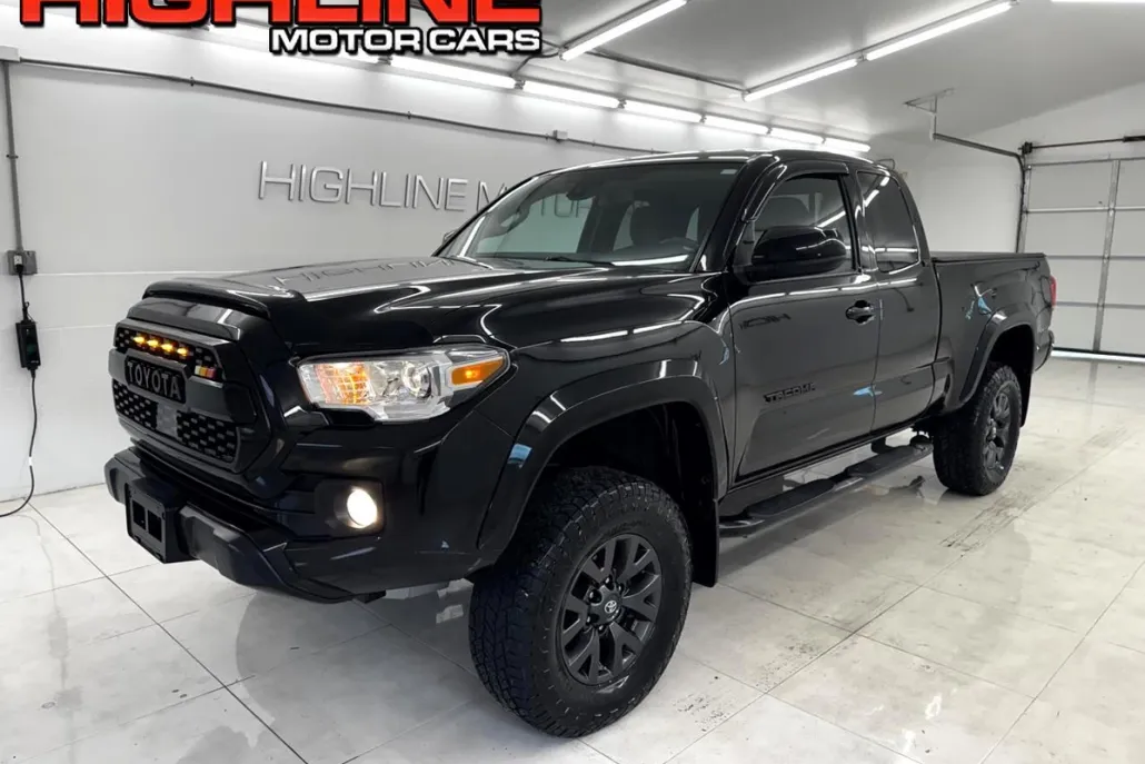 2021 Toyota Tacoma TRD Access Cab photo 1