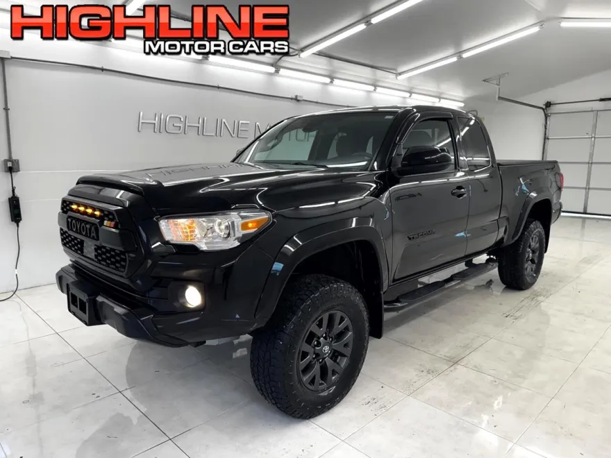 2021 Toyota Tacoma TRD Access Cab photo 1