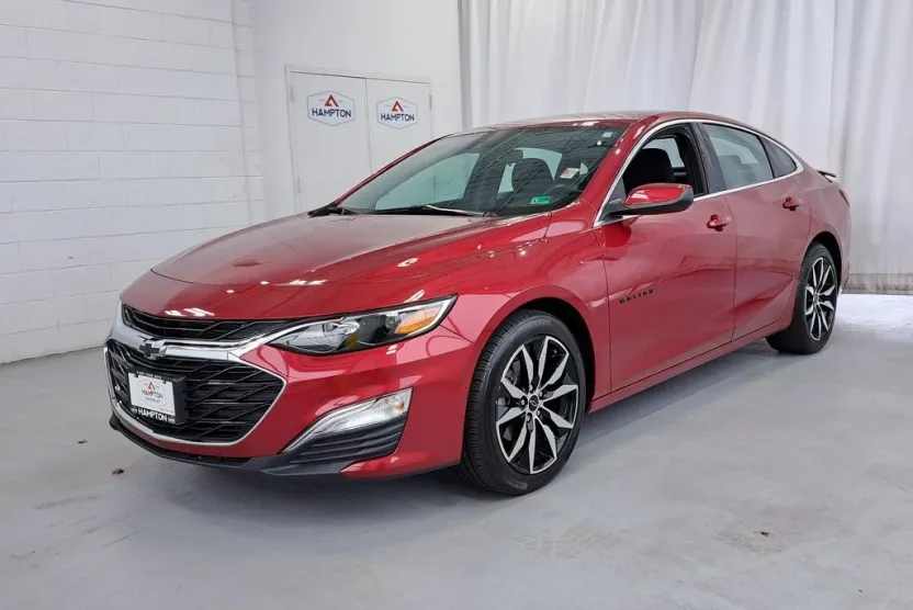 2022 Chevrolet Malibu RS photo 1