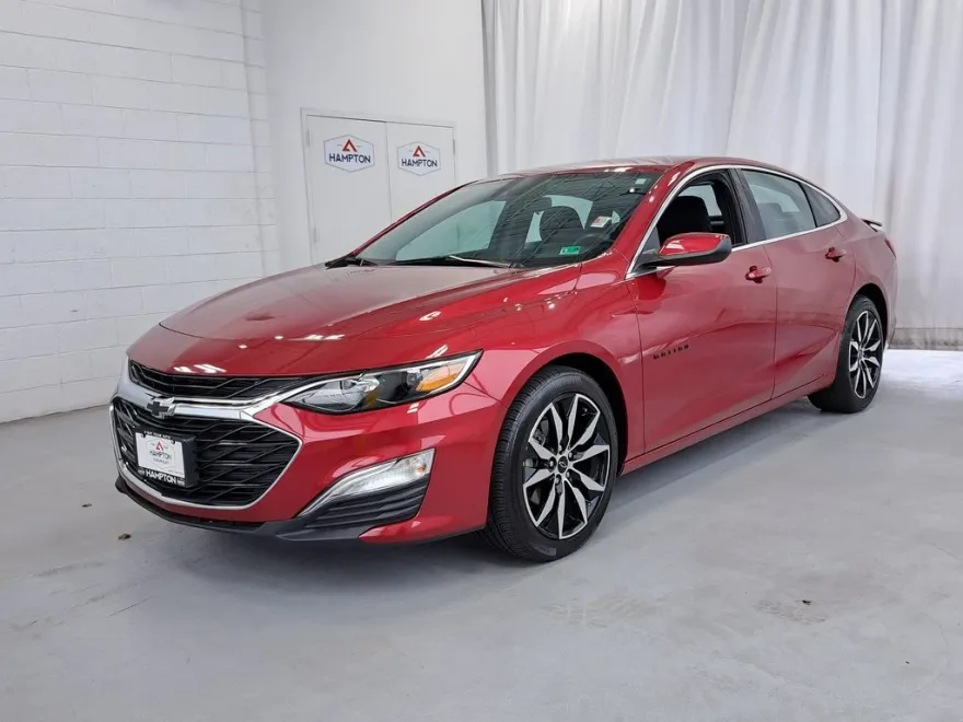 2022 Chevrolet Malibu RS photo 1