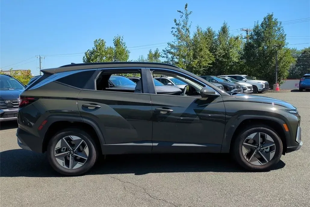 2025 Hyundai Tucson SEL photo 1