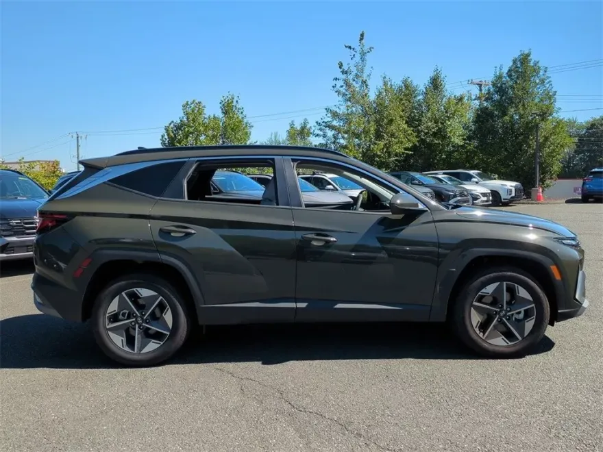 2025 Hyundai Tucson SEL photo 1
