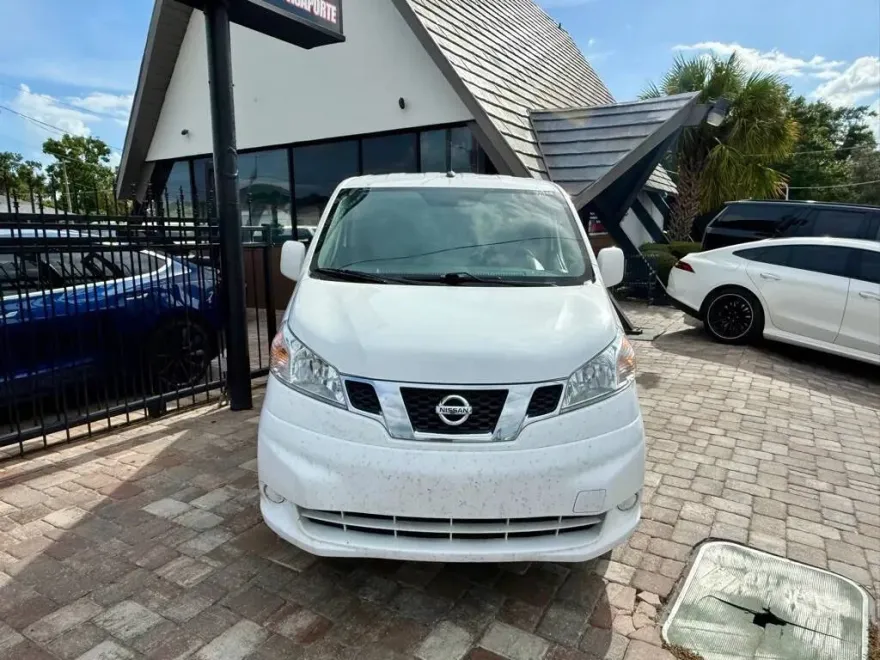 2020 Nissan NV200 SV photo 2